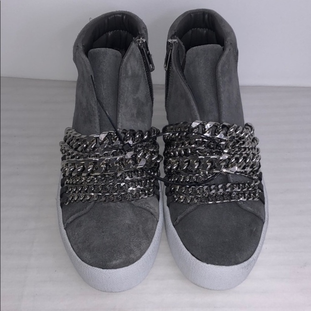 New Women’s Kendall + Kylie Gray Chain Link Suede Sneakers - Picture 6 of 13